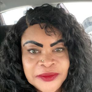 Meet your Posher, Gloria